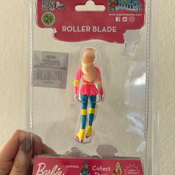 World’s Smallest Barbie Roller Blade Doll, Collectable- NWT - Picture 4 of 7